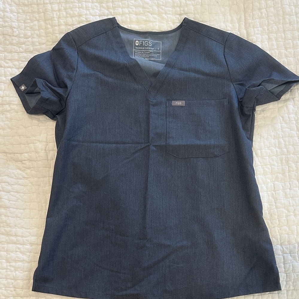 FIGS Women’s Navy Blue scrub top